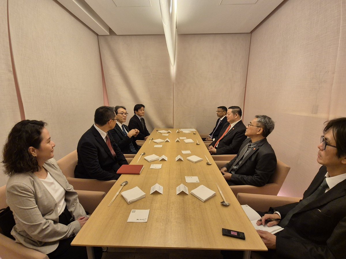 ASEAN's tweet photo. Secretary-General of ASEAN, Dr. Kao Kim Hourn, on 21 October 2026, had a working lunch with Secretary-General of the ASEAN-Japan Centre (AJC), H.E. Hirabayashi Kunihiko, in Tokyo, Japan. Both sides exchanged views on the role of the AJC in promoting ASEAN-Japan cooperation. 

SG Dr. Kao congratulated the AJC for the 45th anniversary of the establishment of the Centre. He also encouraged the AJC to initiate more activities and programmes to enhance trade, investment, tourism and cultural exchanges, as well as connectivity between ASEAN and Japan, in order to contribute to advancing the Comprehensive Strategic Partnership, in support of the realisation of ASEAN 2045: Our Shared Future.