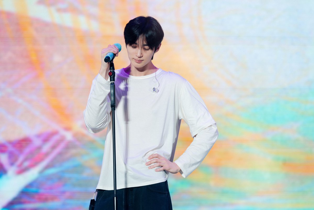 VARO_ent's tweet photo. [📷]

2026 ByeonWooSeok Asia Fanmeeting Tour
<The Secret Library> in Taipei
Behind Photo 📸

🐶🔗 https://t.co/7ByQtf0lnM

#변우석 #ByeonWooSeok
#TheSecretLibrary_in_Taipei
#바로엔터테인먼트 #VAROentertainment https://t.co/5xmuoO3sWm
