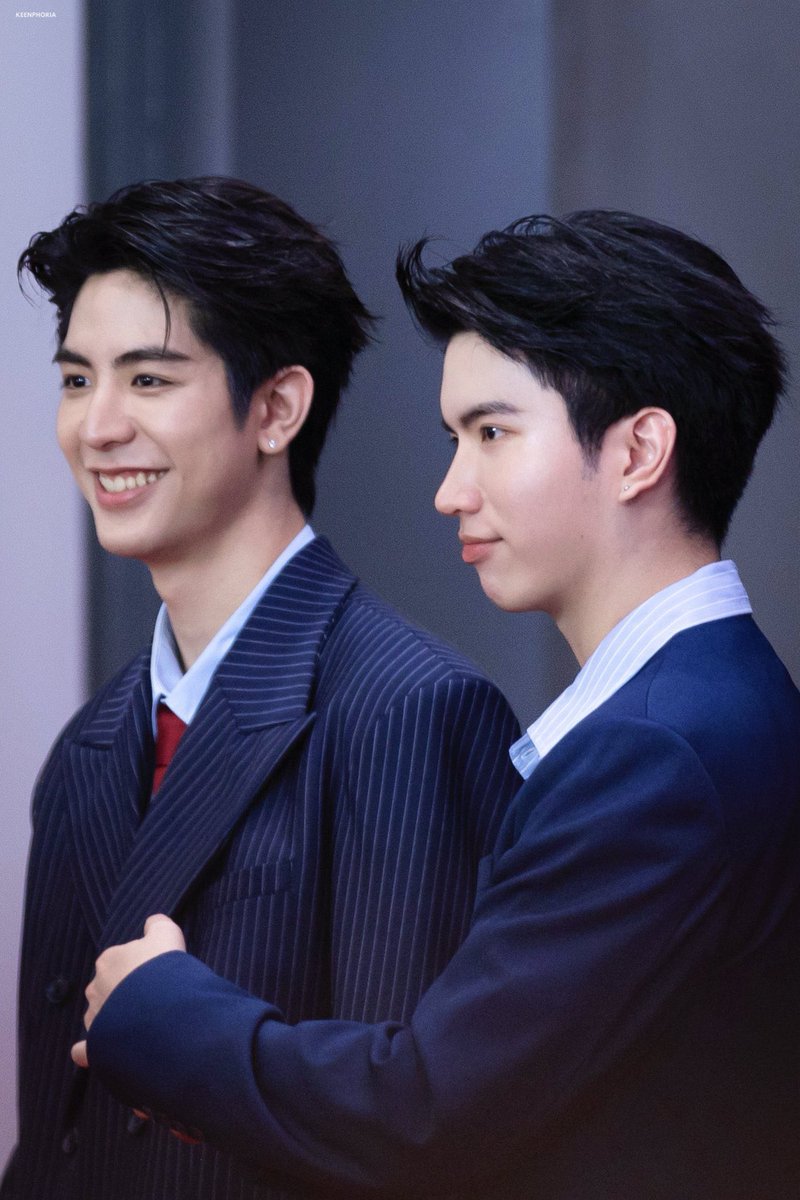 namlove07236's tweet photo. เก่งกันมากๆเลยเจ้าเด็ก✨✨💫💫
HOWE AW X SEAKEEN NOOONG
#HOWEAWARDS20
#HOWEMAGAZINE
#SeaKeen #ซีคีน
#sea_ta_lay #keenkeno https://t.co/dJQLquhf9c