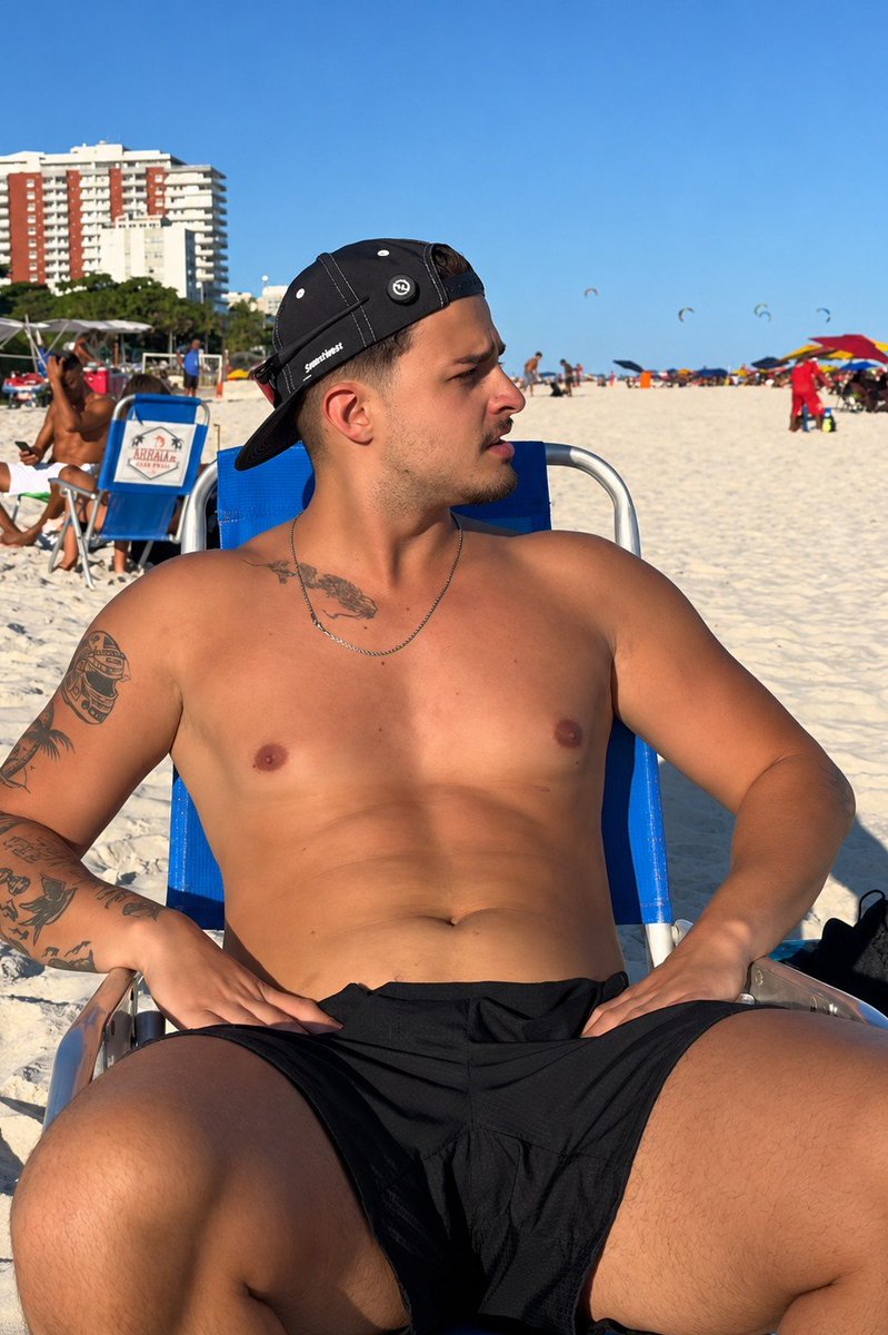 AthletixHQ's tweet photo. Vocês consideram ele gordinho? Vejo muita gente falando isso dele, acho ele saboroso https://t.co/SMf3nCNZfb