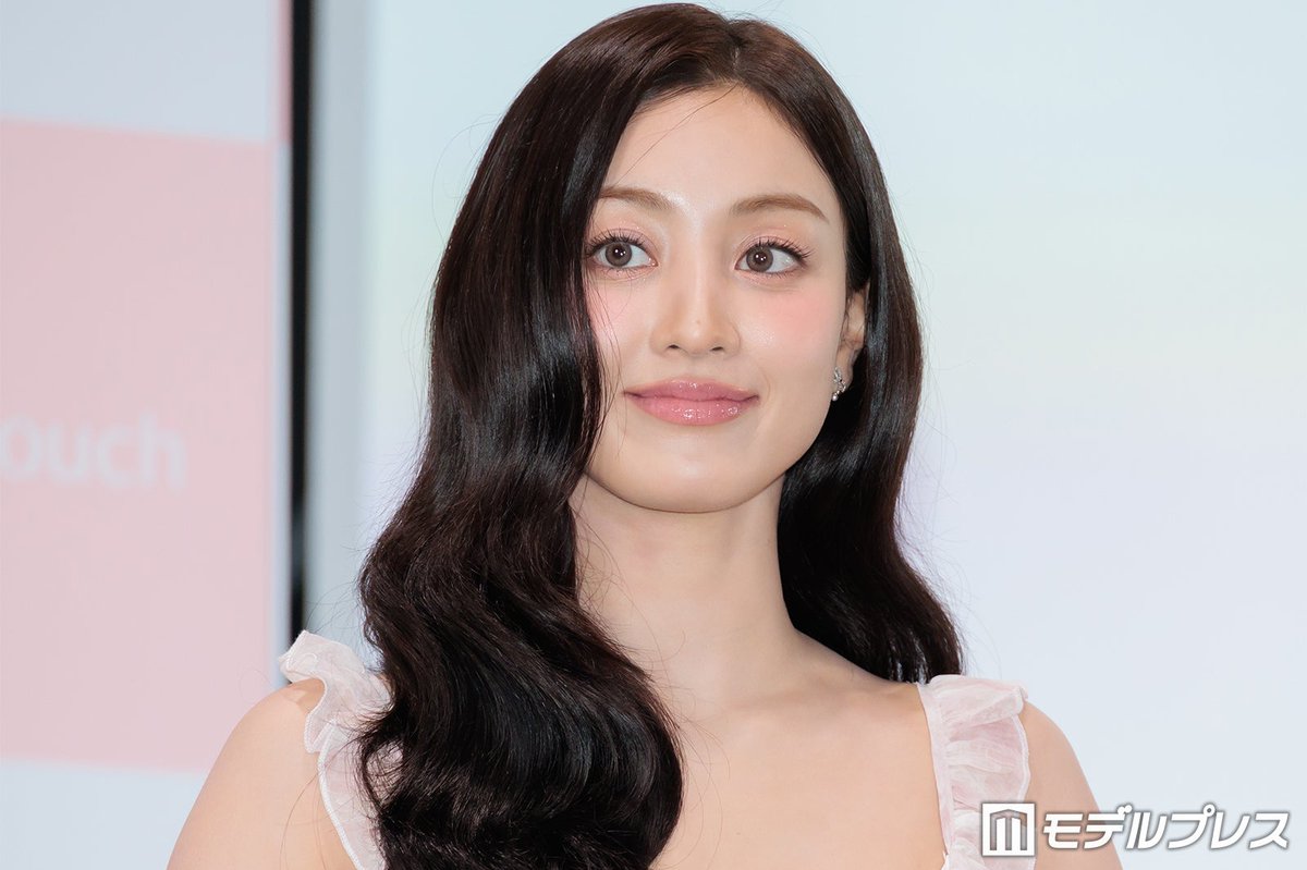 modelpress's tweet photo. TWICEジヒョ、JYP退所・新事務所設立を発表
今後もグループ活動は継続
https://t.co/KqQPaxea32

新たな会社「EMITHAUS」で活動することを発表。また「この選択は長い間一緒にいたチームとの別れを意味するものではありません。TWICEは私の人生に欠かせない貴重な一部です」と、TWICEとしての活動は今後も続けていく意向を示している。