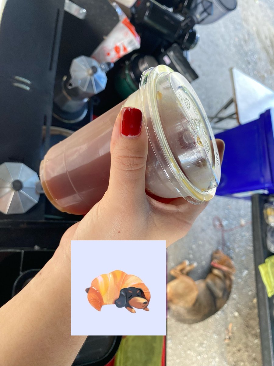 yok8ami's tweet photo. Coffee &amp; Croissant 🥐😆

#CoffeeTime #เรียลทำงาน https://t.co/byJyJEJuLp