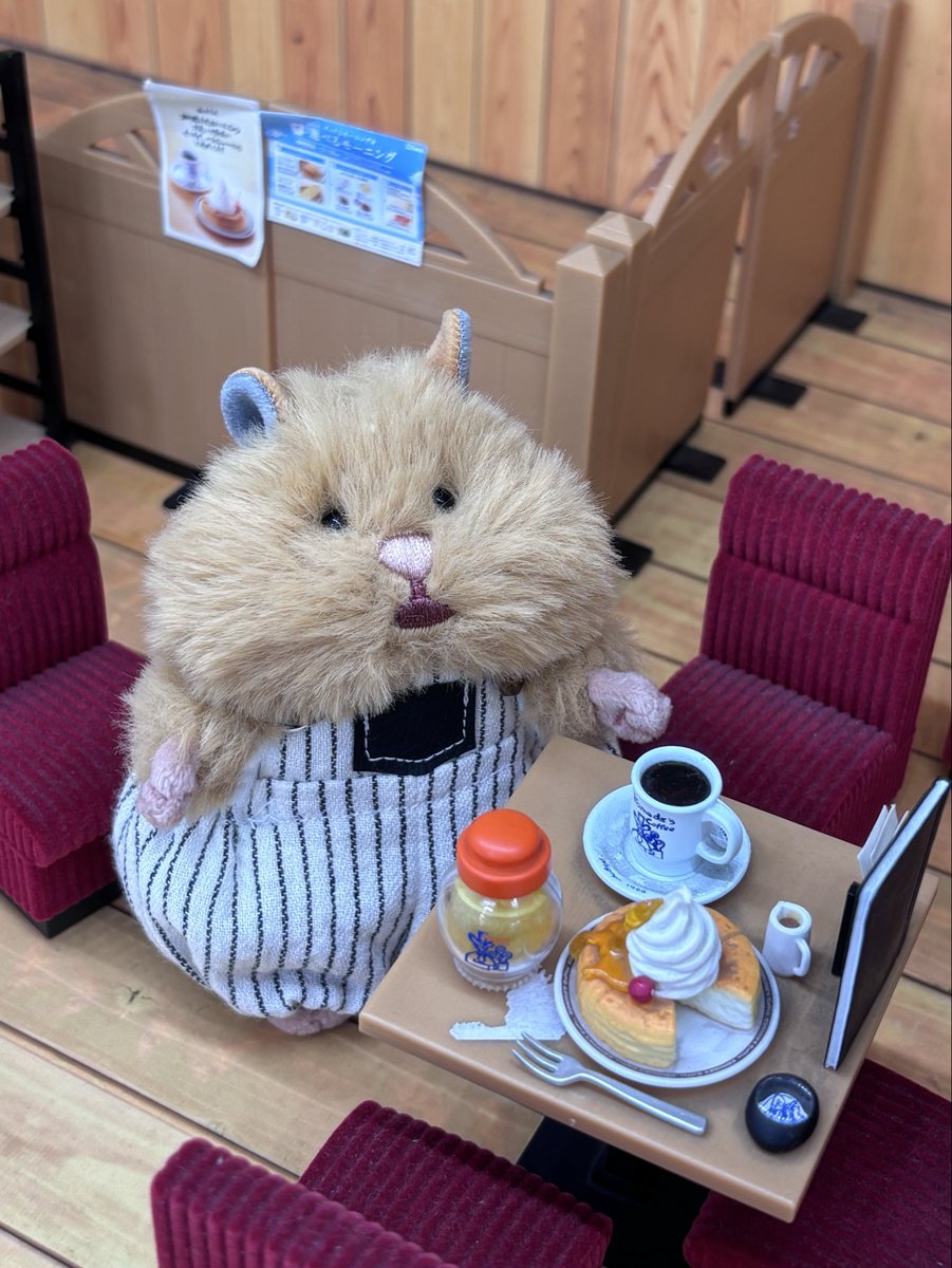jj_arabesque's tweet photo. 🐹公家
「ねんがんのｺﾒﾀﾞきまちた☕️」

#はむにぎり
#ぬい撮り https://t.co/1buWdJgJco