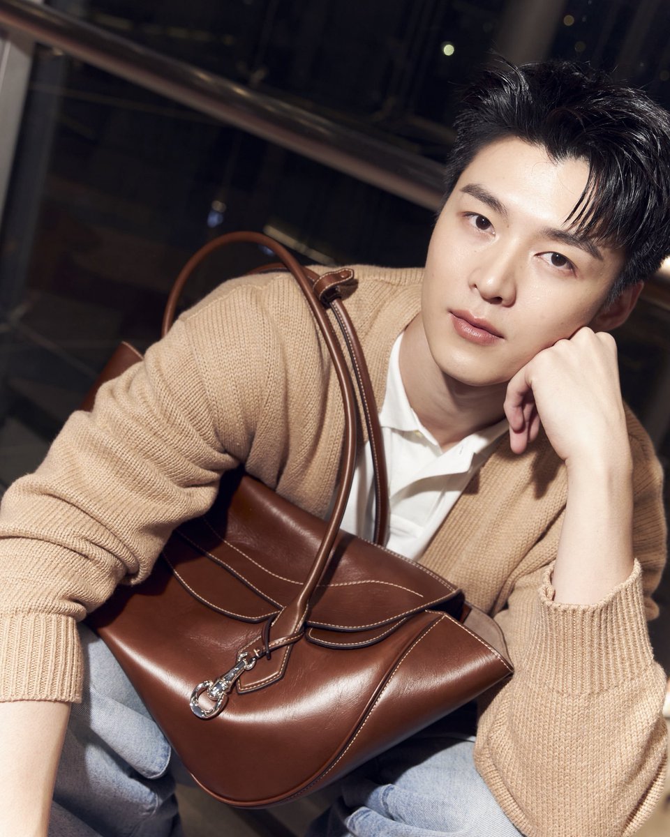 DaDa010462's tweet photo. พี่มีนต้องหล่อขนาดนี้เลยดิ🥰🔥
#RalphLauren

#Meennicha8 https://t.co/rSS08NuCVZ