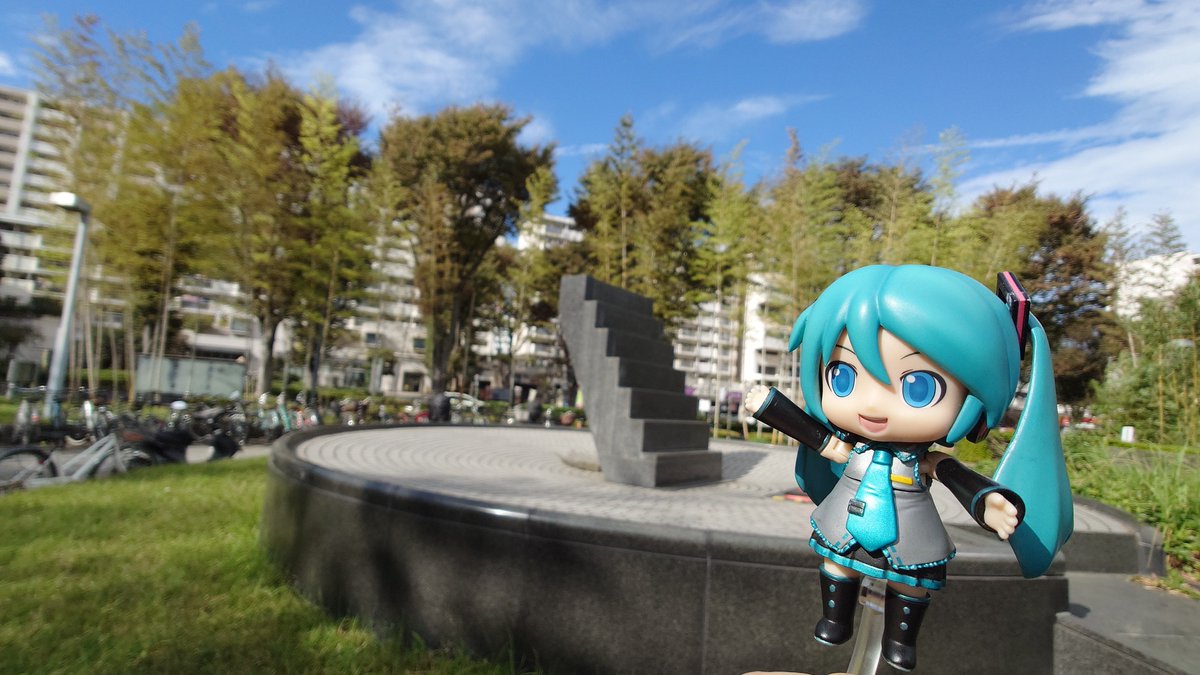 556muramasa's tweet photo. 所沢市役所のなんか不穏なオブジェダヨー✨
#ミクダヨー
#mikudayo https://t.co/NDL6Tq0czd