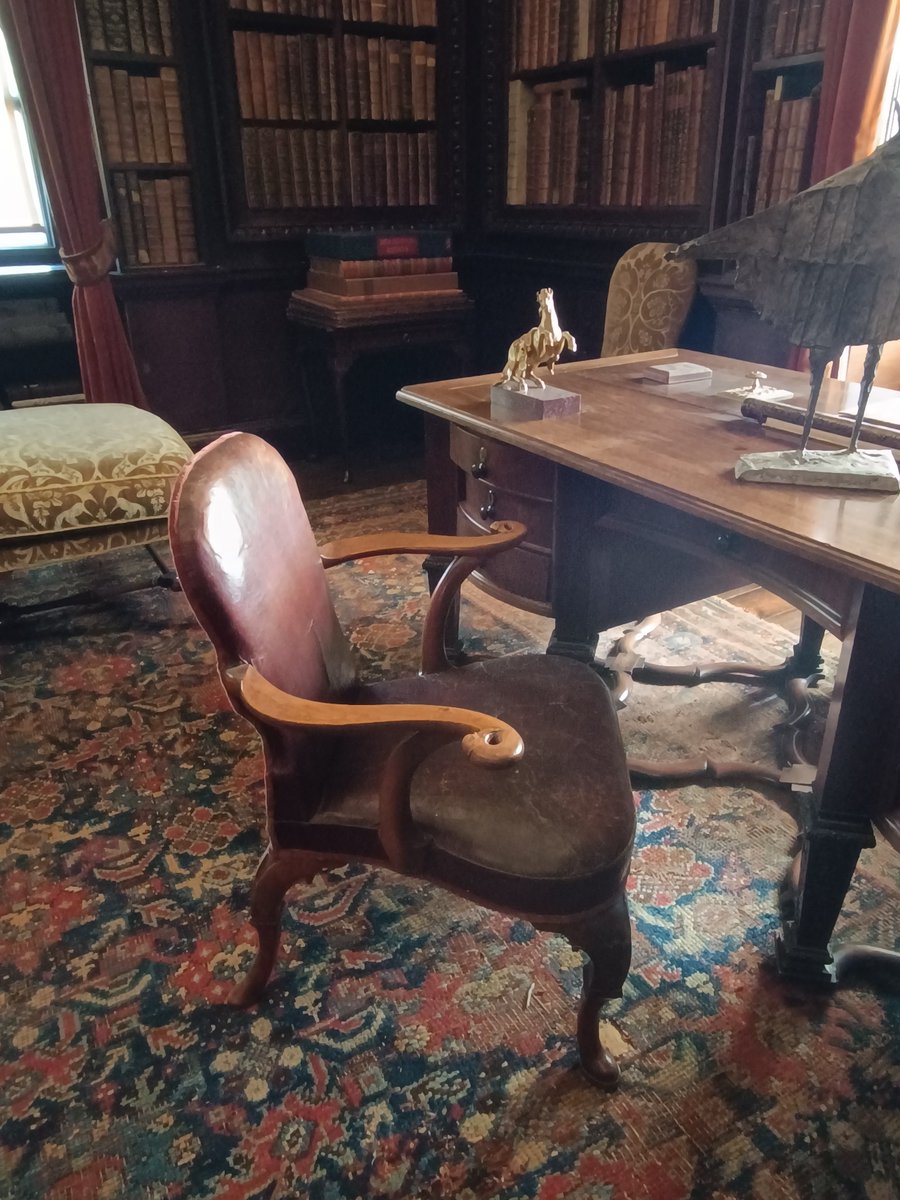 SuffolkSister's tweet photo. Sir Robert Walpole's chair C18
#Woodnesday https://t.co/9NXboINo2s