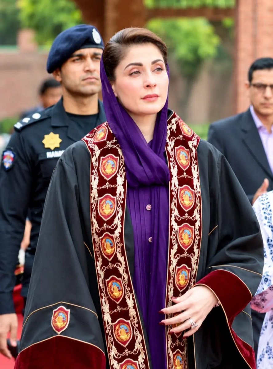 Shamo_lal's tweet photo. یہ مریم کا پنجاب ہے، یہاں جنگل کا قانون نہیں چلتا! معصوم یتیم بچے کو کار سے کچلنے والا ملزم انجام کو پہنچ گیا۔  

​مریم نواز صاحبہ کی قیادت اور بہترین پولیس کارروائی پر فخر ہے! 🇵🇰 
ایسے درندوں کا انجام یہی ہونا چاہیے۔ ✨
#شامولعل_ضلعی_صدر_اقلیتی_ونگ_PMLN_بھاولپور
@MaryamNSharif https://t.co/8Byv2SgU3i