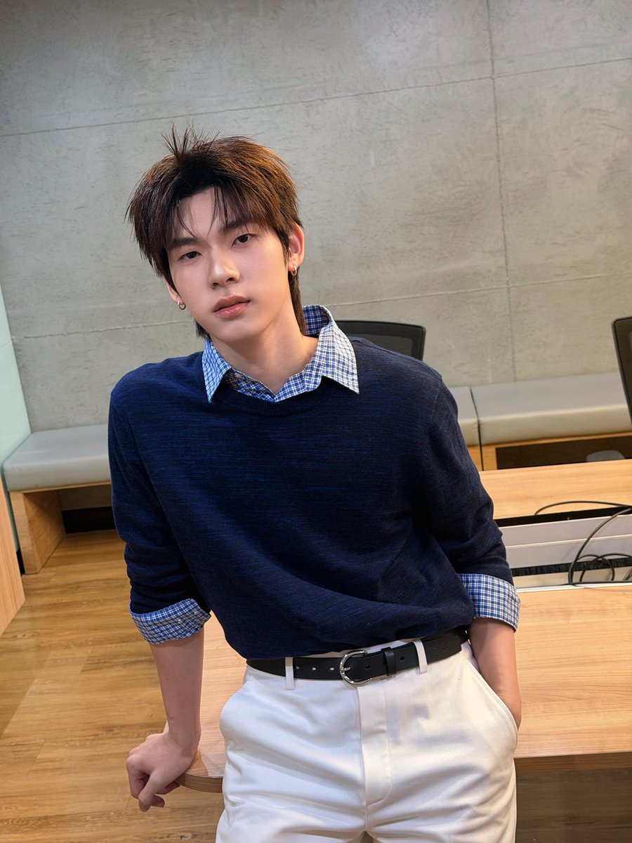 CRUSHONTEETEE's tweet photo. ยกให้เลยวันพิชิตหล่อมากกก หล่อเหมือนได้สูดโอโซน สดชื่นสดใสเลยคับบบ  🐶🌊🩵

2TEE PURE MAGIC  

#TeeteexAmbipur https://t.co/ZdC5u7mgMi