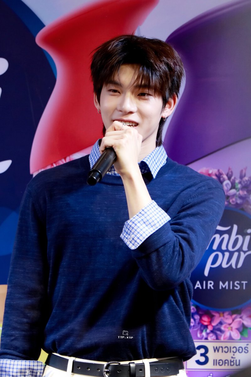 TTP_zip's tweet photo. 𖤐ˊ˗ 261021

สุดหล่อ 💜

#twnpich 
2TEE PURE MAGIC  
#TeeteexAmbipur https://t.co/vZiY04SS2v