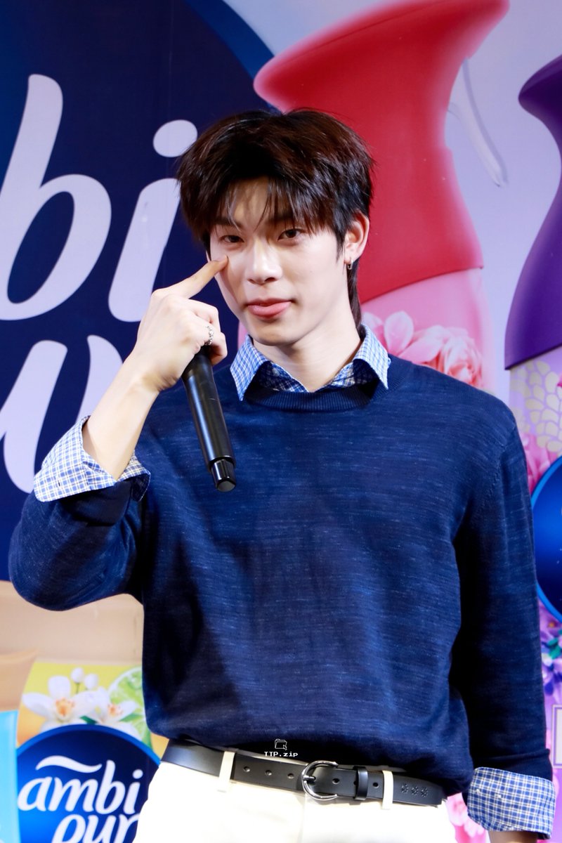 TTP_zip's tweet photo. 𖤐ˊ˗ 261021

สุดหล่อ 💜

#twnpich 
2TEE PURE MAGIC  
#TeeteexAmbipur https://t.co/vZiY04SS2v