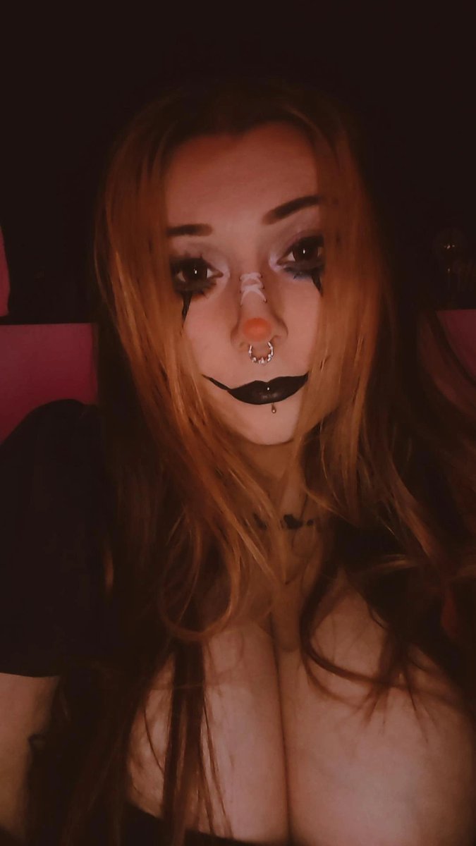 TR41T0R_'s tweet photo. intro ִ ࣪𖤐.ᐟ

  𑣲. 32, canadian
  𑣲. enjoys metalcore
  𑣲. psychological horror 
  𑣲. photographer 
  𑣲. games are mostly wow and dbd rn
  𑣲. love pokemon &amp; cutesy stuff too
  𑣲. love parrots
  
mdni !! nsfw dni !!!!
~ I only follow back similars. https://t.co/AgrmnVbi5h