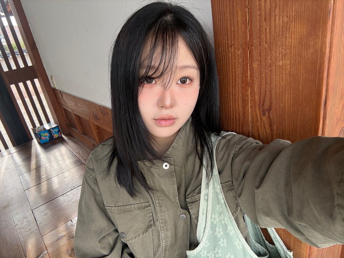 bukee66's tweet photo. 제가 이분야에선 1황입닏다
쌍수4번과 코수술과 필러와 다이어트와
든등등의 시술을거쳐 지금의 얼굴이댐 https://t.co/uv3OuZNqos
