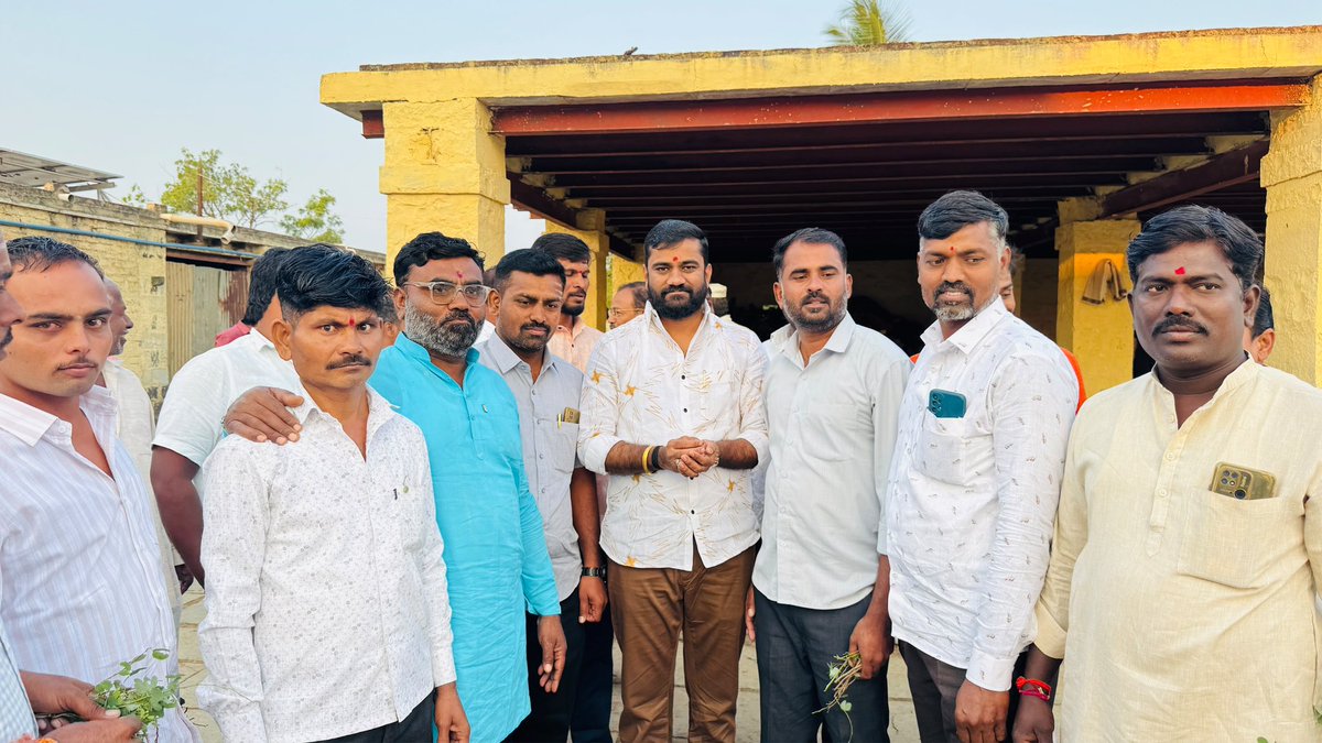 M_kalyanshetti_'s tweet photo. यावेळी पंचक्रोशीतील भाविक मोठ्या संख्येने उपस्थित होते. देवीच्या दर्शनासाठी आलेल्या भाविकांच्या श्रद्धा आणि भक्तिभावामुळे संपूर्ण परिसरात मंगलमय व भक्तिपूर्ण वातावरण निर्माण झाले होते. https://t.co/XQ25mnTmWz