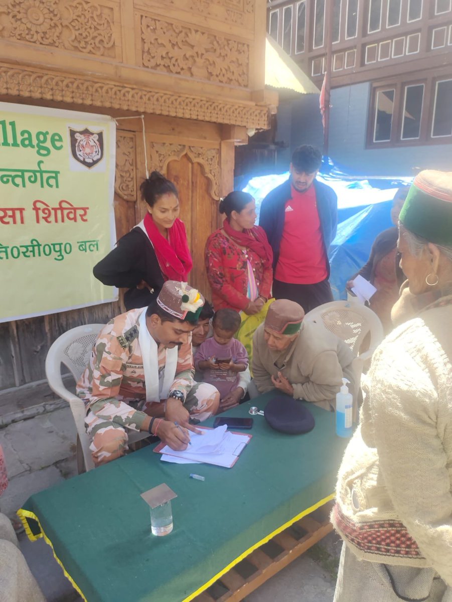 DoBM_GoI's tweet photo. @ITBP_official organised a medical camp at Batseri village in Kinnaur, #HimachalPradesh, where a team of #Himveers provided medical consultation and treatment to 78 villagers, strengthening healthcare access in remote border areas under the #VibrantVillagesProgrammee https://t.co/9bzVFN96Pk