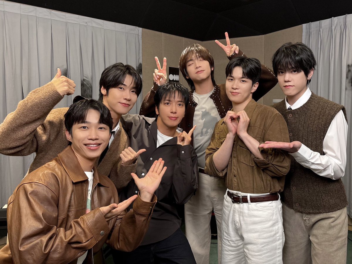 cn___hanna's tweet photo. なんか色味一緒でかわいいし
よんふぁお兄さんの肩組みも
すんちゃんの弟の顔も良すぎて🫠
홍실チャレもみたいです‼️‼️‼️ https://t.co/pSHrZM93gM