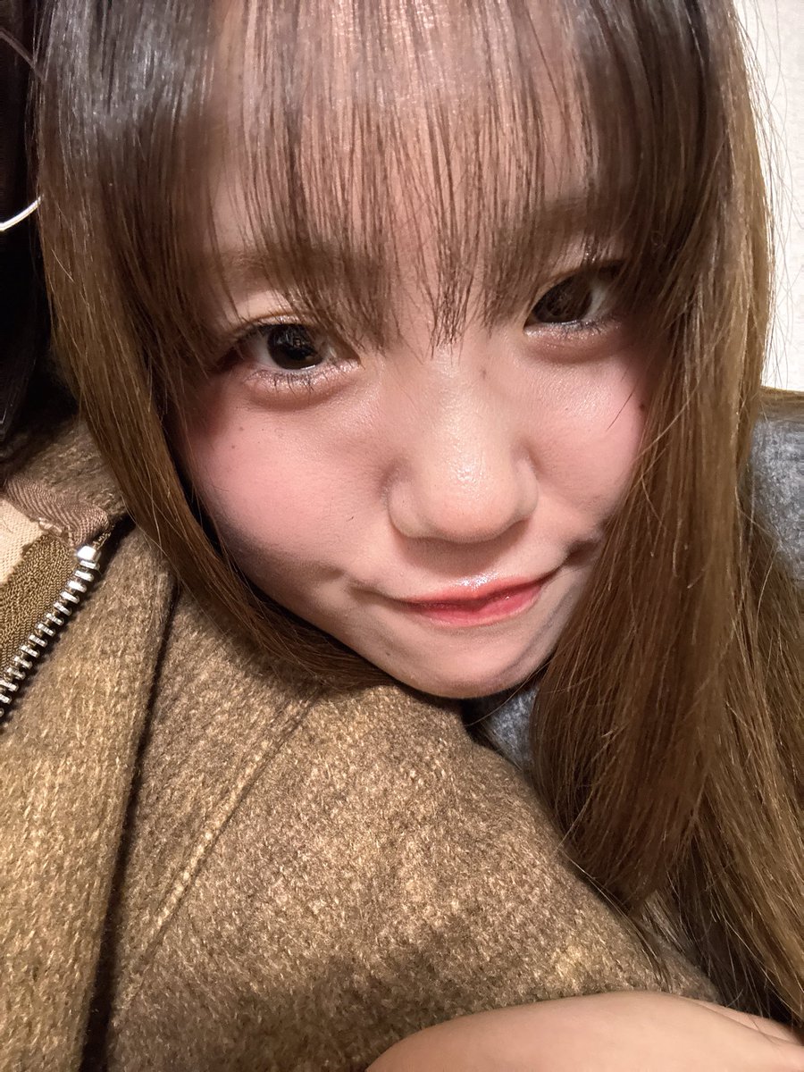 TAkanashiAkane9's tweet photo. ㊗️森下の家お泊まり㊗️
『あかね、そろそろスマホのロック画面変えたいだろ？』からの2枚目です
別に、森下しおりの写真を、ロック画面にするとは、言ってないけどね、 https://t.co/eqVsIjm66l