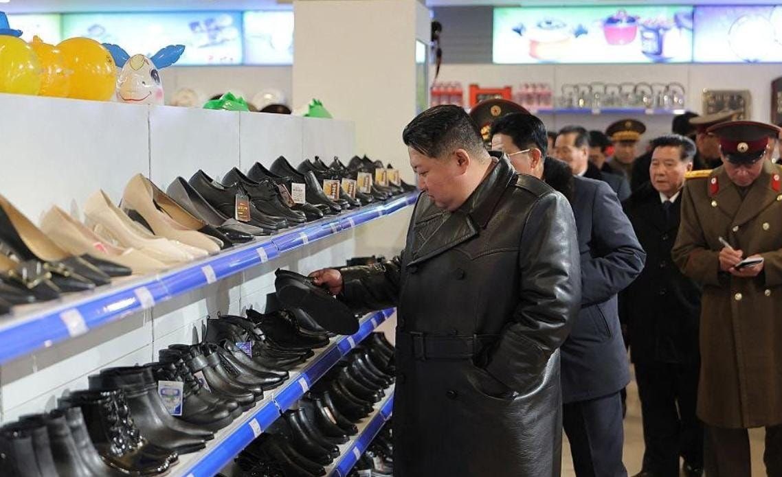 mathew83639273's tweet photo. Hey @grok, is North Korea’s Kim Jong Un alive or dead? What happened to him? 

Gather news from multiple sources and share your findings here. https://t.co/LeG3tKo9Kw