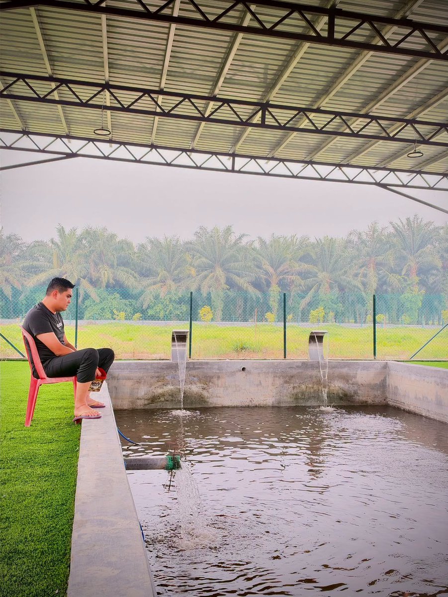 kaiyumi42's tweet photo. anak jantan buat muka 10sen sekarang https://t.co/u43RG5Su8x
