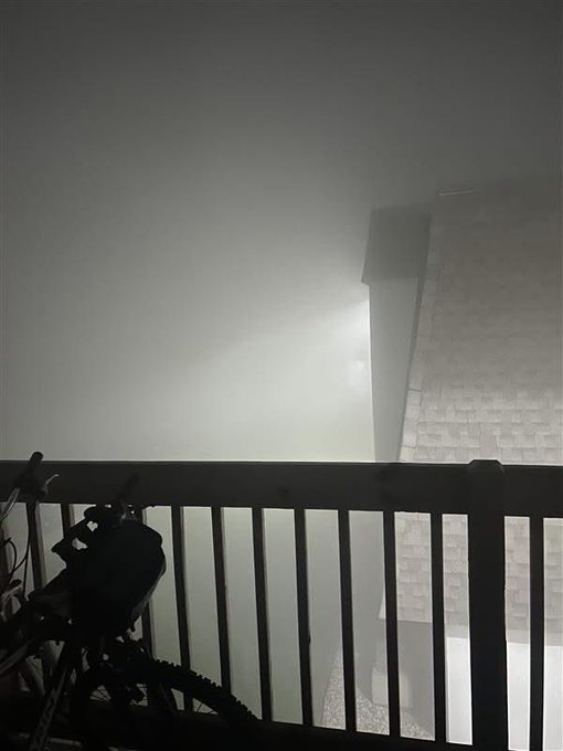 FaytuksNetwork's tweet photo. An evacuation has been started in Toledo Ohio after a chemical leak from a steel tubing manufacturer. It causes respiratory issues along with eye and lung irritation. 

These symptoms and images are from outside the evacuation area. https://t.co/3PHjyapA7V
