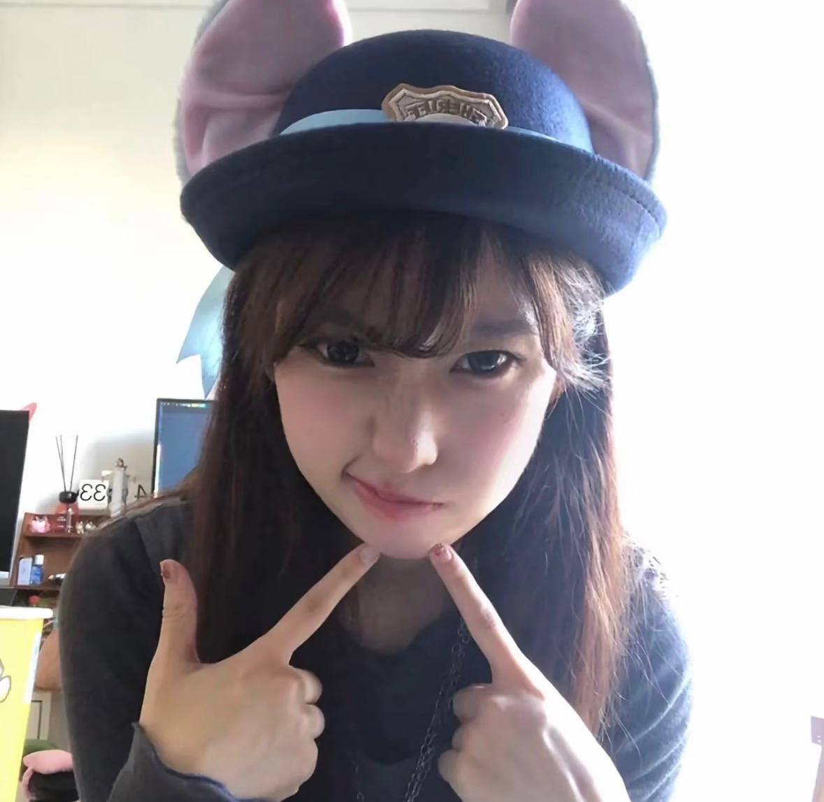 tt8yy2's tweet photo. 喜欢可爱的 又拒绝不了骚的 https://t.co/CVpTcJuwGh