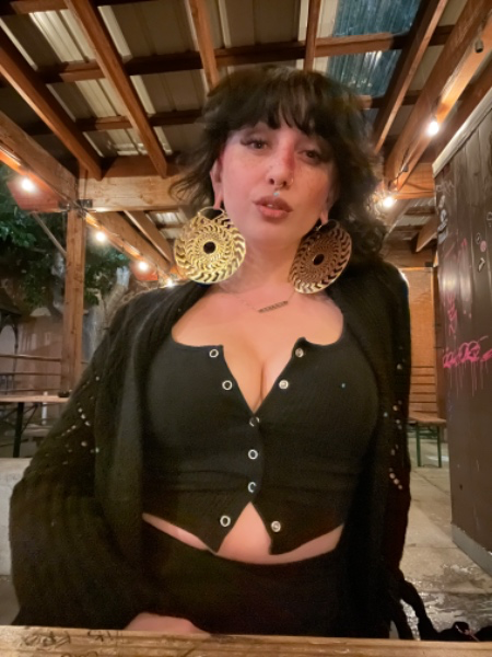 SpoopBee's tweet photo. My birthday is coming up don’t you wanna spoil me  https://t.co/ud18vGtIWN https://t.co/q6QBTH2AMv