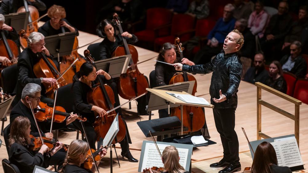 GramophoneMag's tweet photo. Yannick Nézet-Séguin launches mentorship programme for early-career conductors - Gramophone https://t.co/MPWukvuv1y https://t.co/PJbAFfVPUY