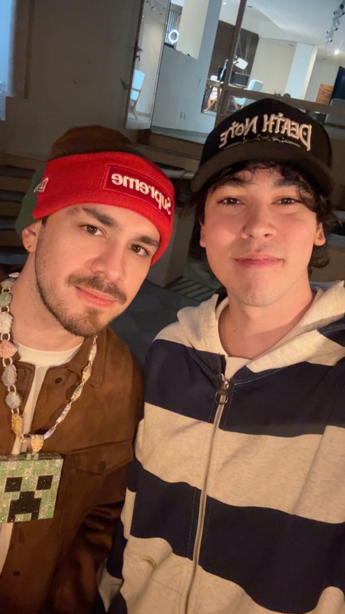 Jannek_official's tweet photo. No tengo a nadie con quién hablar de estoooo, volvimos al 2022😭 https://t.co/CiVNYcharv