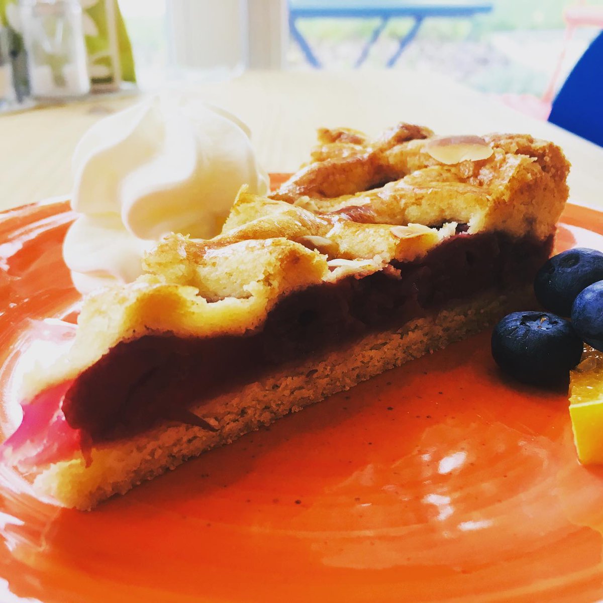 obinZha728430's tweet photo. Unser heutiger hausgemachter Tageskuchen: saftiger Kirschkuchen. https://t.co/J5d1qlR2HK
