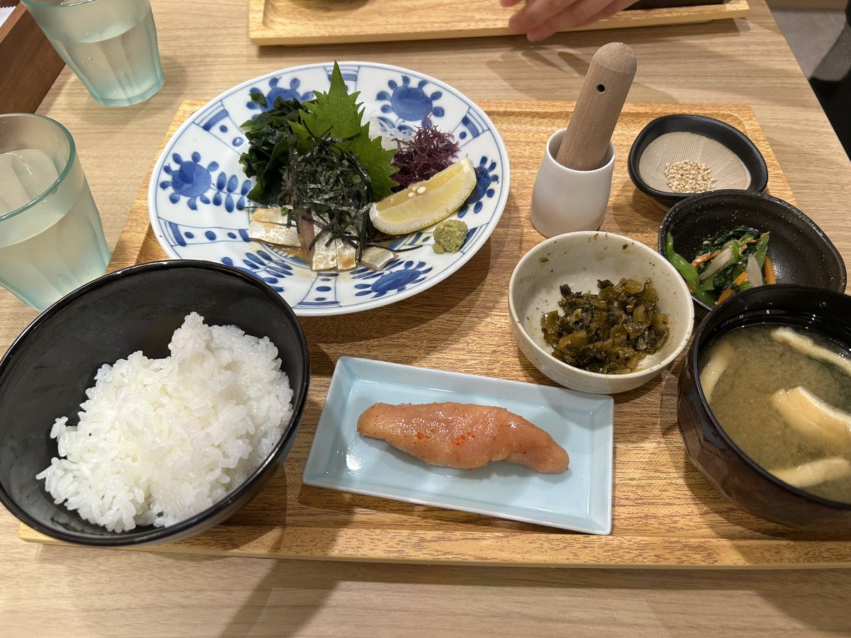 vlainv's tweet photo. リンクスに新しくできたやまや食堂へ。高い。明太子病気になるまで食べた。やっぱり京橋のもつ鍋やまやのランチと同じようなもんやね。 https://t.co/SciqhfRffg