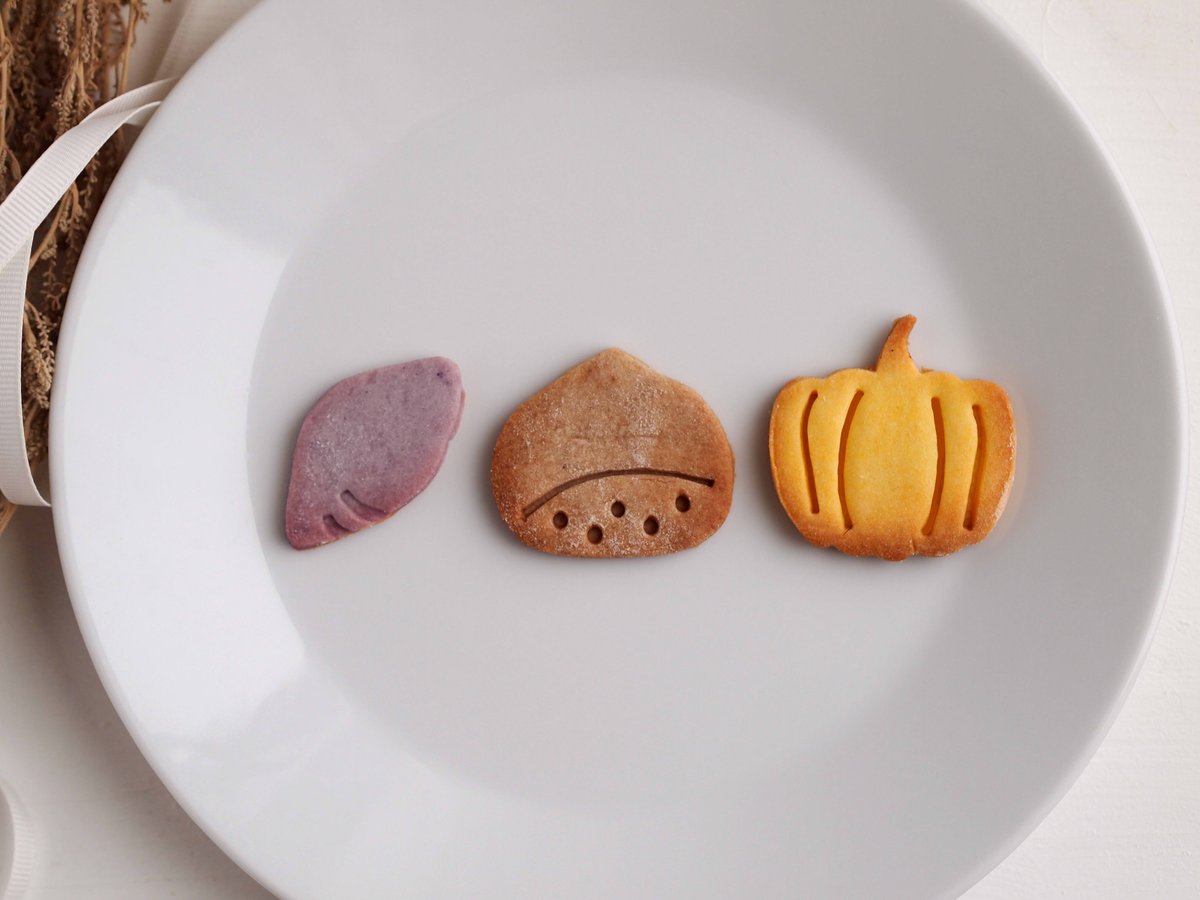 memepan89's tweet photo. 秋冬型人気です🍠🎄

普通郵便の場合お届けに時間がかかってしまう場合もあるのでお急ぎの方はご注意ください🎃 https://t.co/XR08KEKfMC
