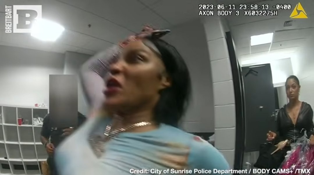 JaviJ97882488's tweet photo. @JaysRealityBlog Anyone who's watched #LHHATL season 5 know that Joselines "transformation" is bullsht. As soon as someone pisses her off she's back to her old ways. So absolutely not. https://t.co/i0cRaaIGma