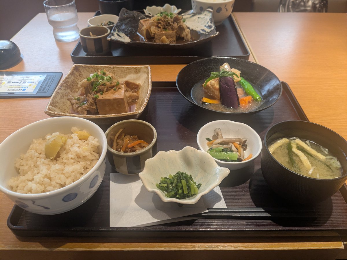 bay_dynamite's tweet photo. 童貞とデートをするのが趣味な方？と、ランチや散歩をしていました！ https://t.co/3Fg7cE69PM