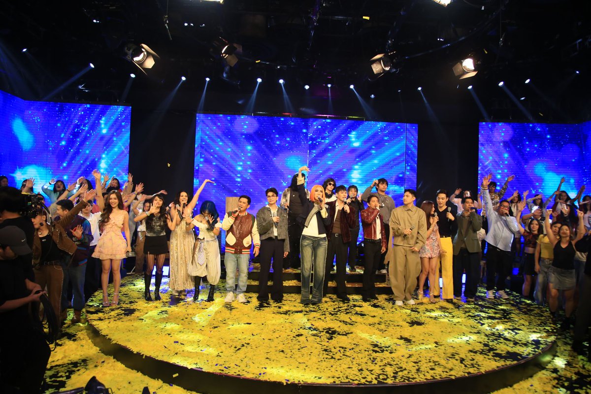 itsShowtimeNa's tweet photo. It's a music fest! 🎊

#ShowtimeGenZeventeen
📷 https://t.co/ryKQsxnNWK https://t.co/1G1mA8A2qf