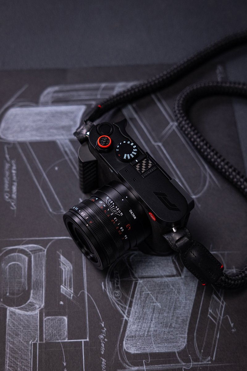 F1Media's tweet photo. A new licensing partnership begins.

Formula 1 and @leica_camera have unveiled the Leica Q3 43 Formula 1 Edition camera, the first product from a new collaboration bringing together two brands driven by precision, innovation and performance.

The camera is available now.📸

For more information read here: https://t.co/cKcsrgsT32 

#F1