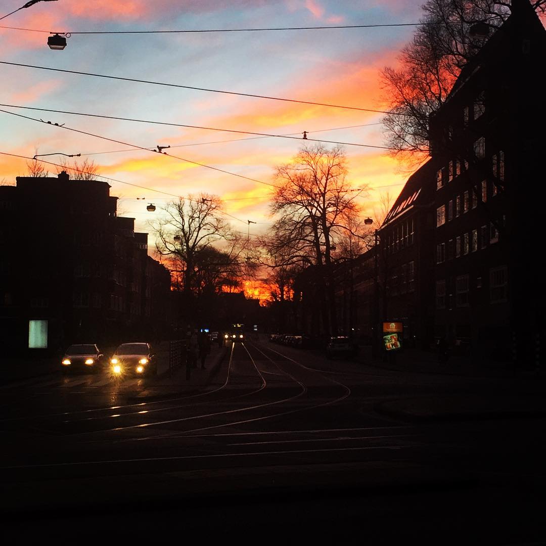 adenceR450535's tweet photo. Pretty winter skies make everything feel a little more magical. https://t.co/utC2wInXKp