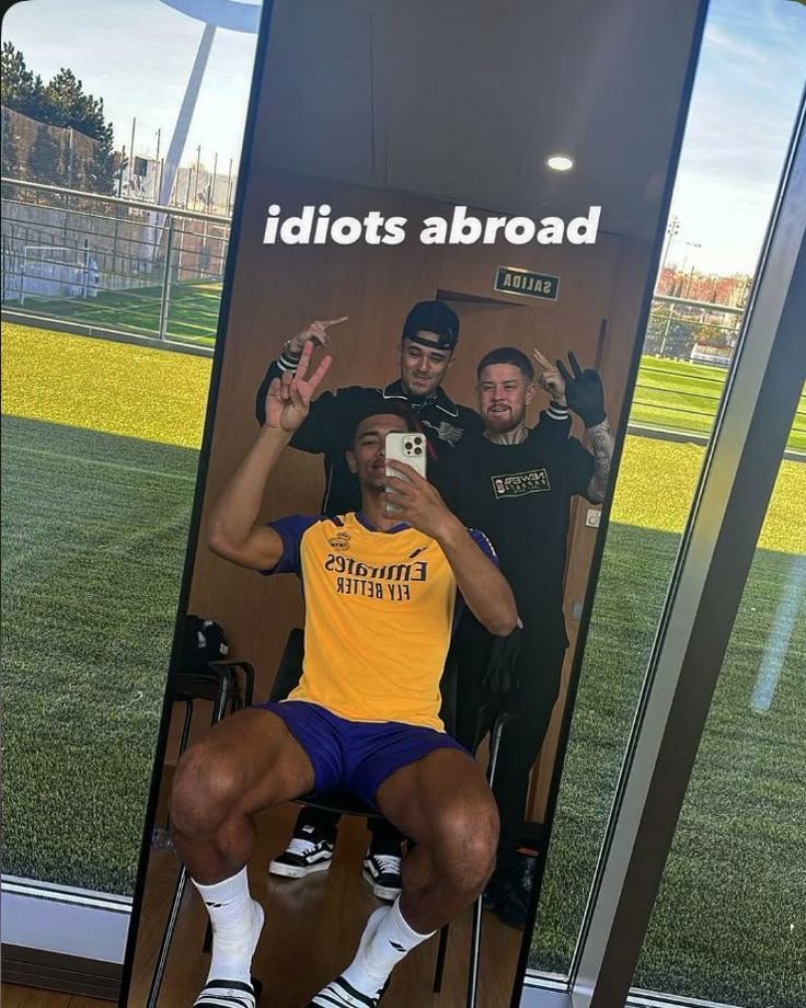 addictionjude's tweet photo. btch his legs.....nvm i passed out https://t.co/r7sVJwULwF