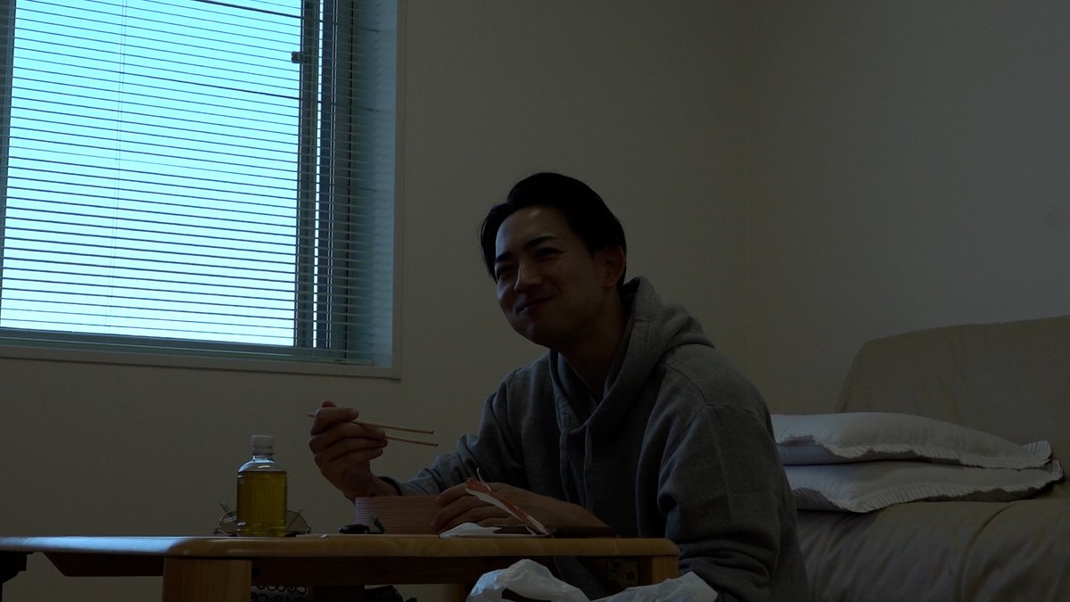 jounetsu's tweet photo. こんや11時放送
MBS/TBS系 #情熱大陸
 ※放送時間が変更になる可能性があります
 
／
俳優／ #竜星涼
＼
 
存在感を発揮したのは役者業だけではない。
身長183cm、9頭身ともいわれる
日本人離れしたスタイルで
パリコレクションデビューまで果たしている。

輝かしい経歴をよそに、
普段は飾らない愛嬌たっぷりの人柄が随所にのぞく。
 
京都での映画撮影の合間には
「裸の付き合いをしないと」と、
 竜星から温泉に誘われた。
 
露天風呂でふたり、
ふいに語り始めたのは役者としての理想と現実、
同年代の俳優たちに対する焦り…
思いがけない胸の内だった。