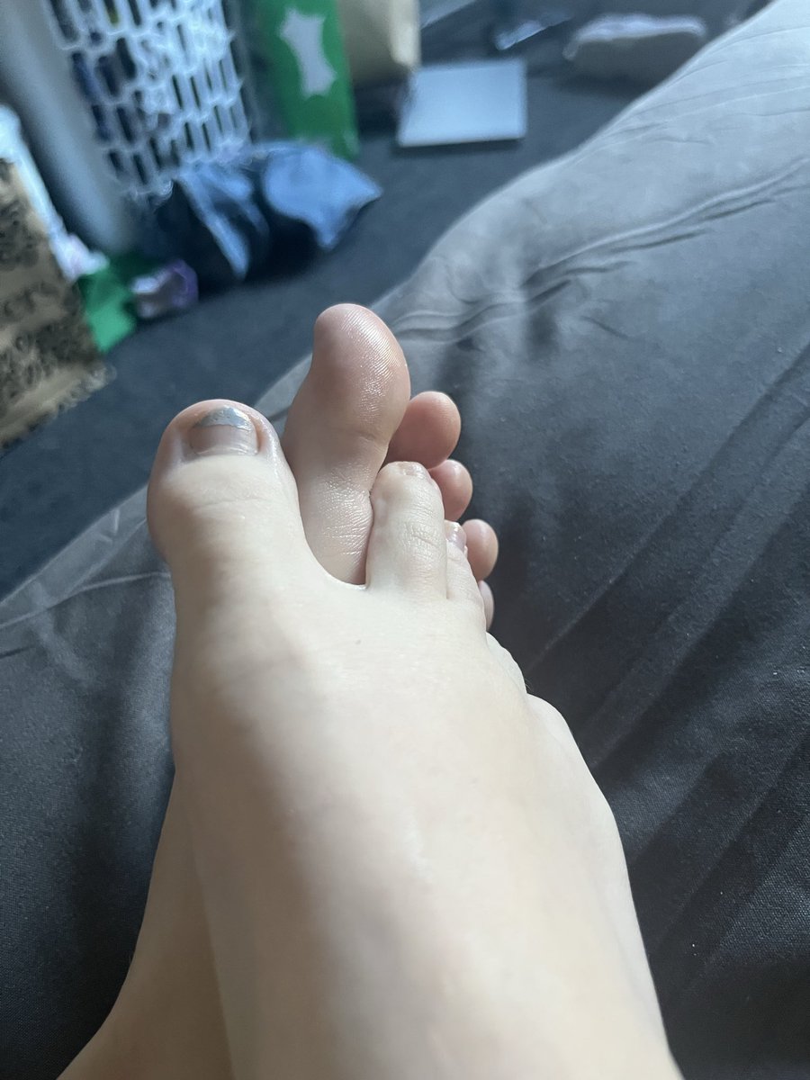 Nmulol's tweet photo. Authentic seller here. Just need a paypig to make my life happy. Just hit follow or like and I’ll follow you. #paypig #sugardaddy #nomorescams #autentic #sellingcontent #nsfw? https://t.co/NM3XJGp2SJ