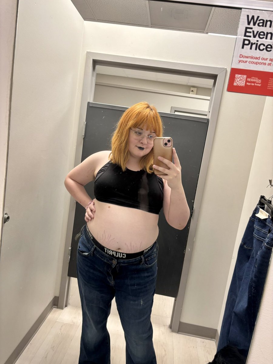 doggygoth's tweet photo. haven’t worn jeans in like 3 years btw https://t.co/Sjvyd7ijNW