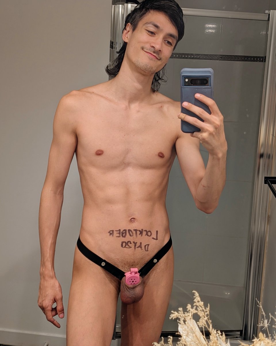 cagedapollo's tweet photo. Thanks for all the support everyone! 🩷 Locktober Day 20🔒🥰 https://t.co/LKb6FsKfK7