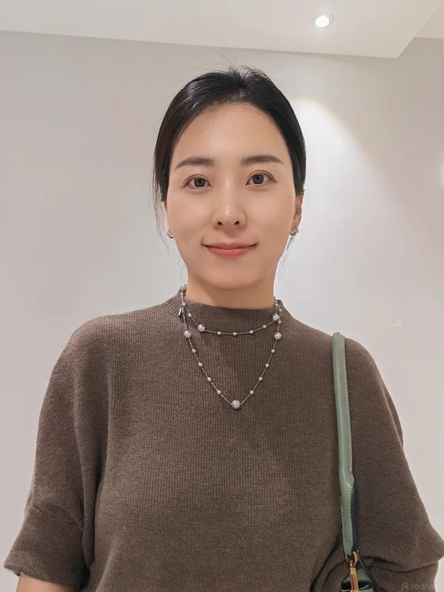 CasSual23's tweet photo. 我都三十多了拍照用个美颜怎么了？我就是个普普通通的已婚女人，不喜欢你可以不看，喜欢我的可以留言 https://t.co/iHDRIVi9lk