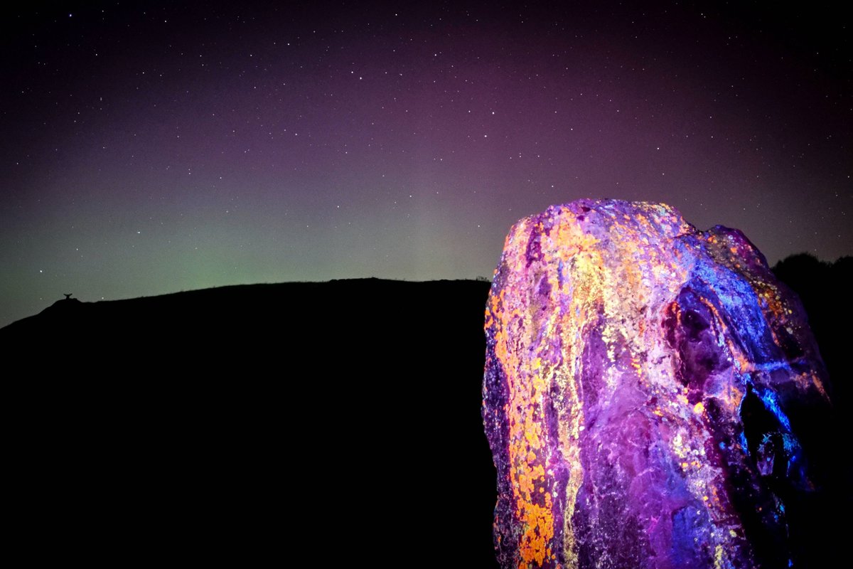 BBCScotlandNews's tweet photo. The Northern Lights helped give vivid colour to this standing stone at Crawick Multiverse in Dumfriesshire, spotted by Luke Bradley.

See more lovely photos from around Scotland ➡️ https://t.co/tihCPkdoGy 
 
🏴󠁧󠁢󠁳󠁣󠁴󠁿 Send your pictures to scotlandpictures@bbc.co.uk https://t.co/kPlxQ2oxHs