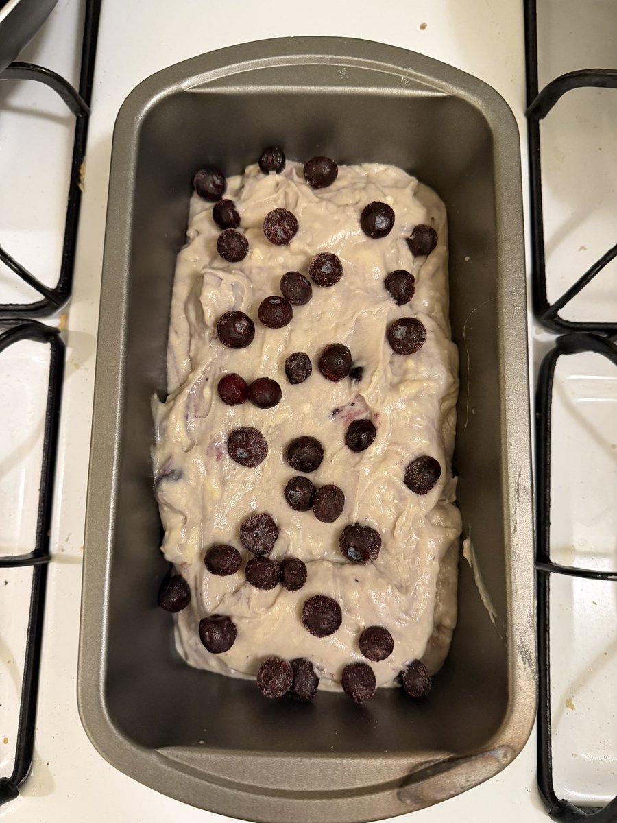 crazedpeeling_'s tweet photo. loaf of the day #bakingtwt https://t.co/Nbw4K2Pc8B