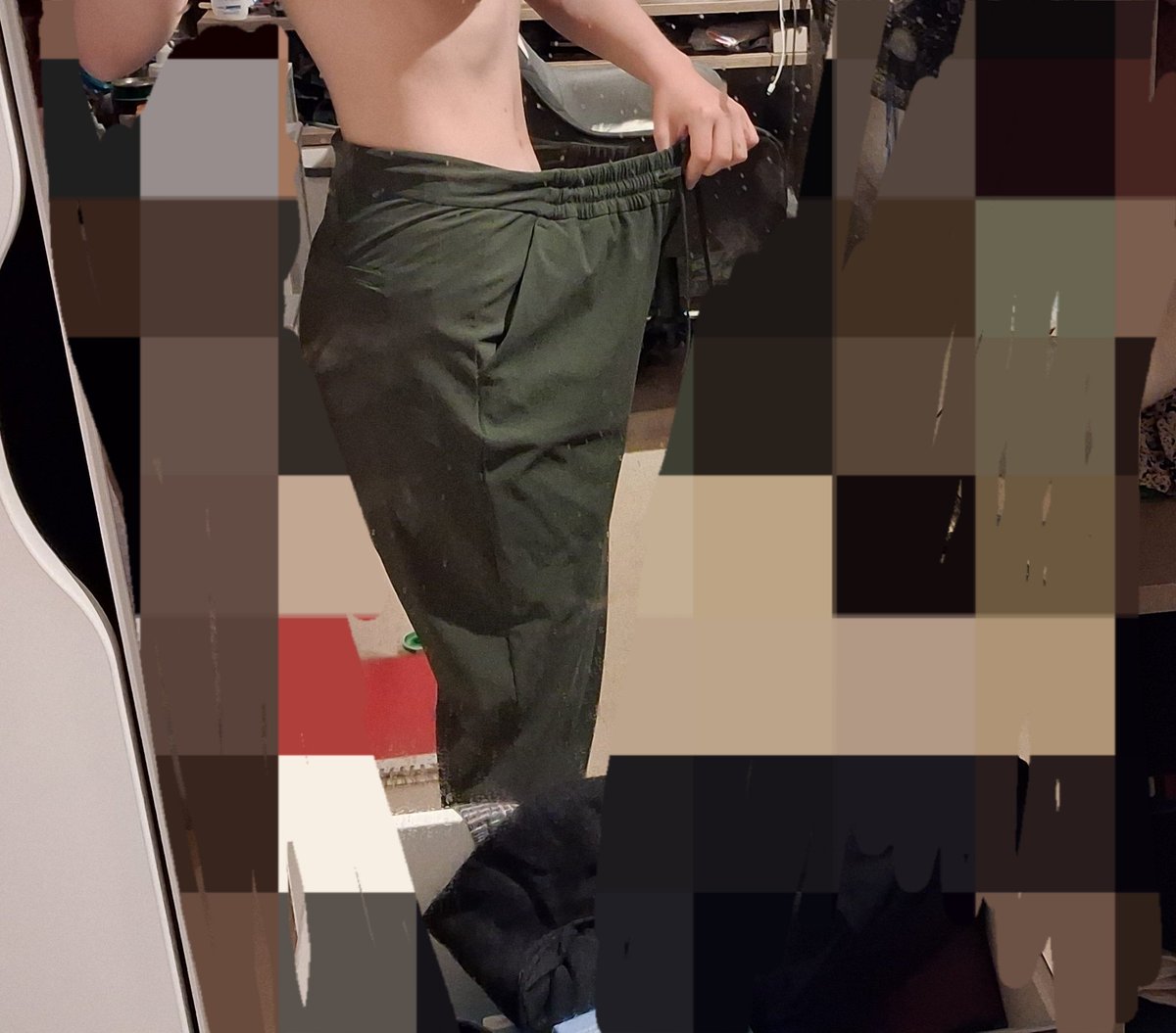 w0rmy777's tweet photo. Crazy think thats how an M fits on me now
Width wise id fit a whole other person in there

#edrtwt #bodycheck #ricecakestwt https://t.co/GLtGlFe6Yk