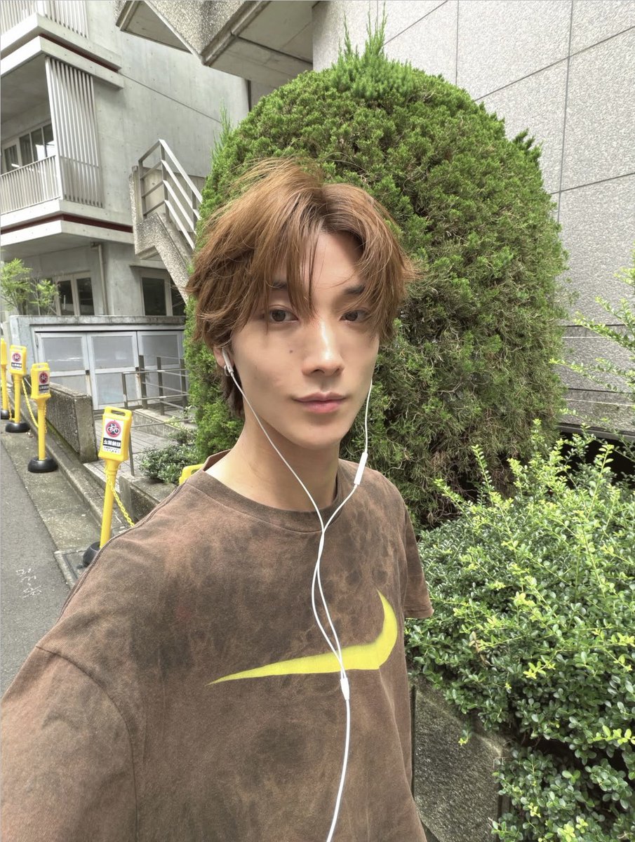 chewn247's tweet photo. 아니 셀카가 ㅈㄴ 사귐직함.. https://t.co/K0Sm0xBN9y