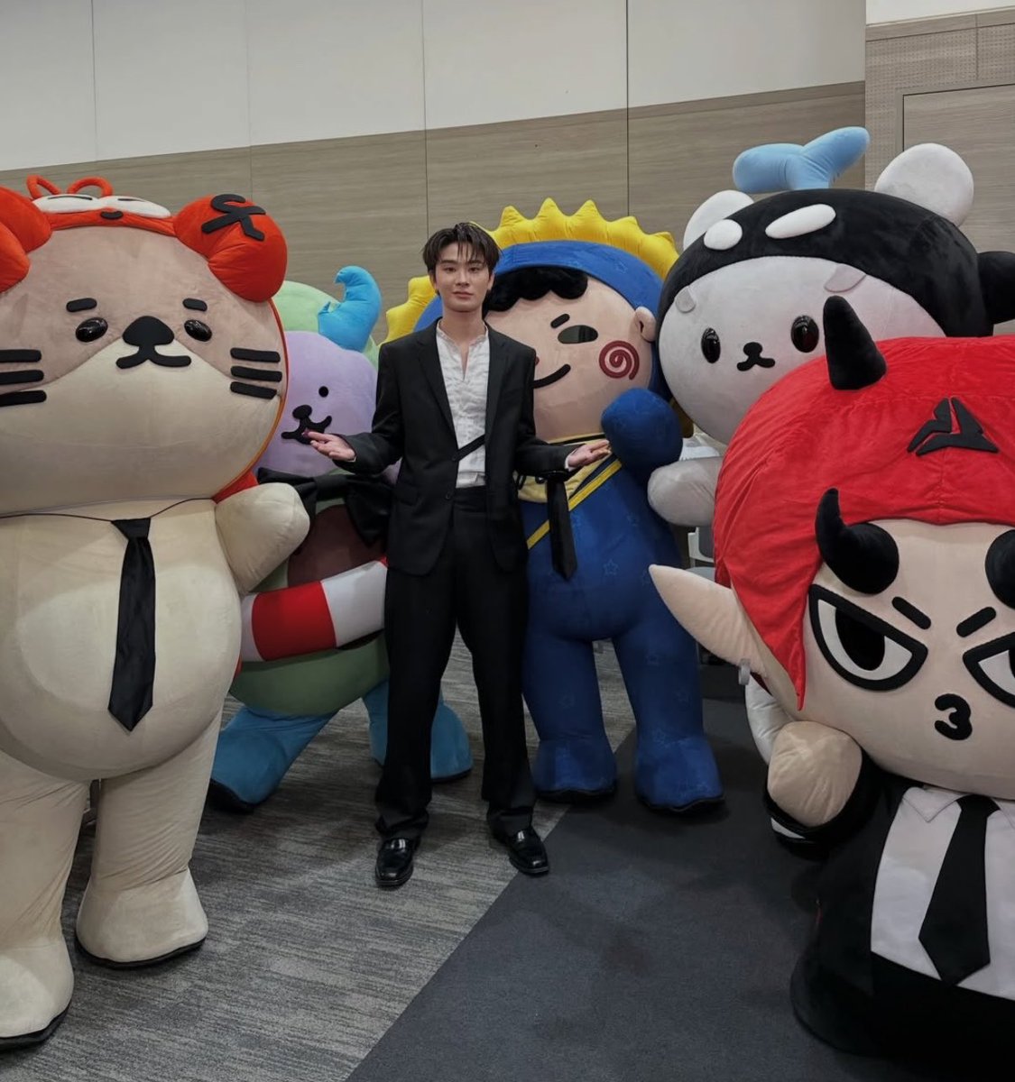 justbluefluer's tweet photo. หัวหน้าแก๊งมากอ่ะ 🤣 ใครดื้อสุดเนี่ย 555555525255255555555555 https://t.co/tpRwi25QKc