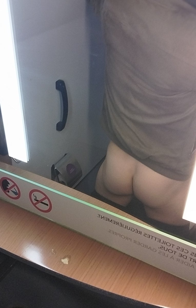 JulienM83176772's tweet photo. Voyage en train ce matin et petit tour par les toilettes du train... #culnu #fesses https://t.co/sgtp9CBLL1