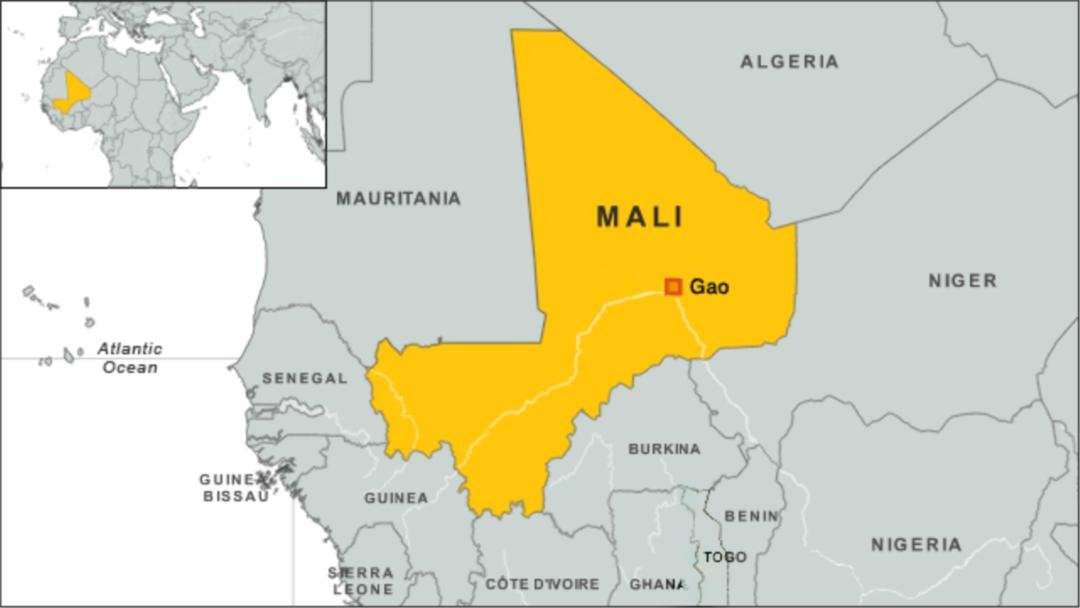 EyeThink_'s tweet photo. [🇲🇱MALI]

Au moins 19 soldats maliens capturés ont été torturés et exécutés après l’attaque du 18 juillet à Tabrichat, dans la région de Gao, selon HRW. Le convoi de l’armée et de l’Africa Corps russe avait été attaqué par le Jnim et le FLA. https://t.co/UhBq1E9ZrD