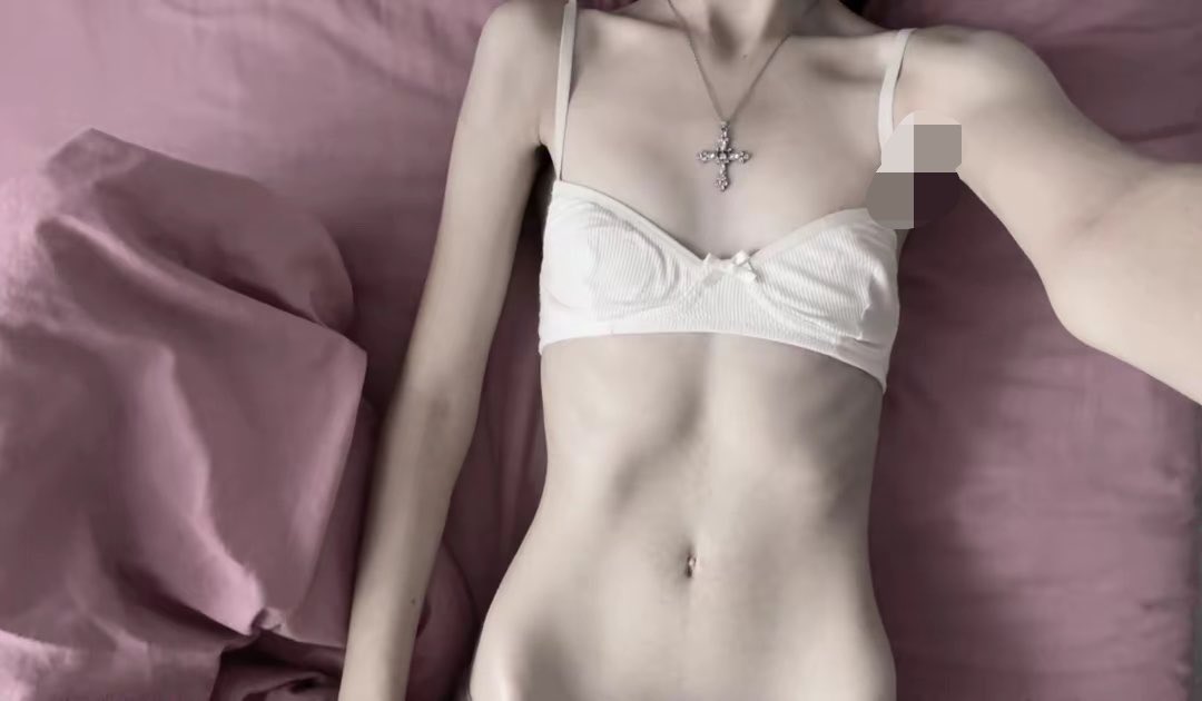 vanicebitchh's tweet photo. I just want to be skin and bones https://t.co/0UrMgc1U0D