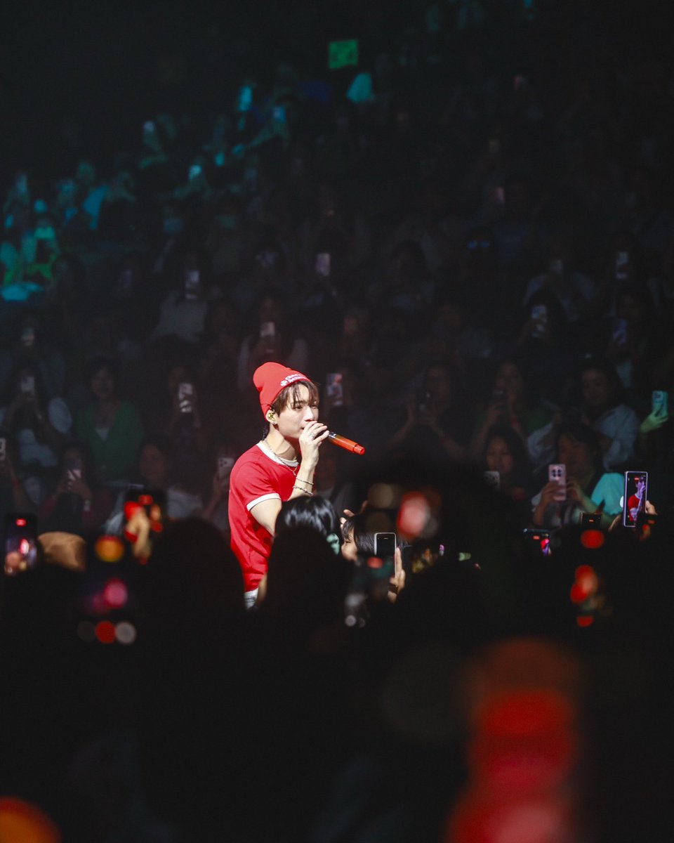 RiserMusic's tweet photo. #KRIST1stAlbumBDparty
#KristPerawat
#RISERMUSIC
#GMMTV https://t.co/POVg8IqBfI